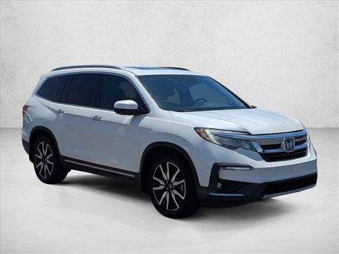 Used 2019 Honda Pilot Touring image 3