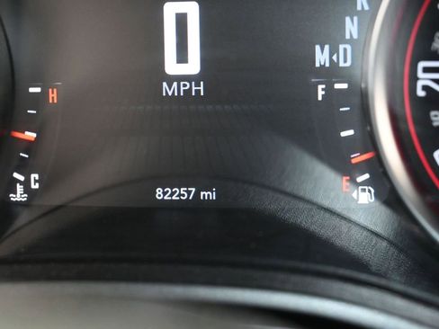 Used 2018 Dodge Challenger R/T image 27