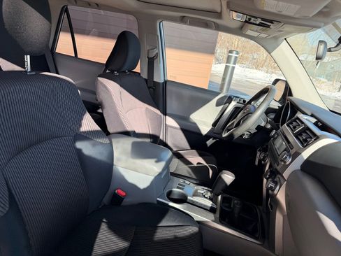 Used 2010 Toyota 4Runner SR5 image 17