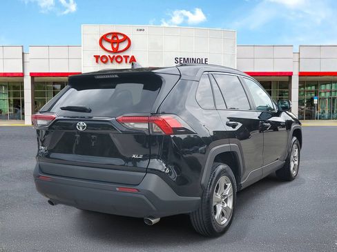 Used 2024 Toyota RAV4 XLE FWD image 3