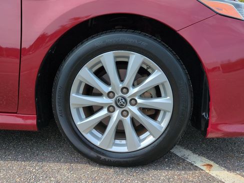 Used 2019 Toyota Camry LE FWD image 11