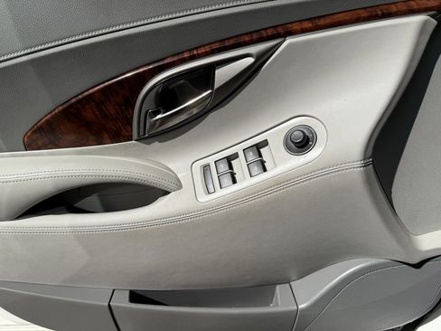 Used 2011 Buick LaCrosse CXL image 16