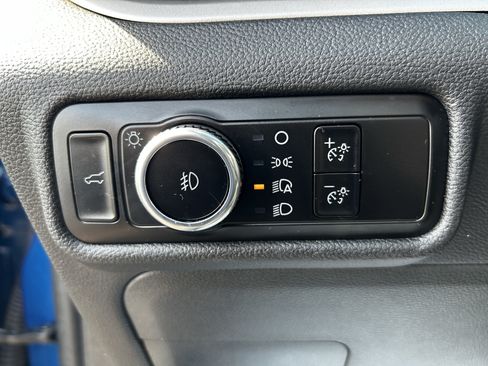 Used 2023 Ford Explorer XLT w/ Equipment Group 202A AWD/4WD image 25