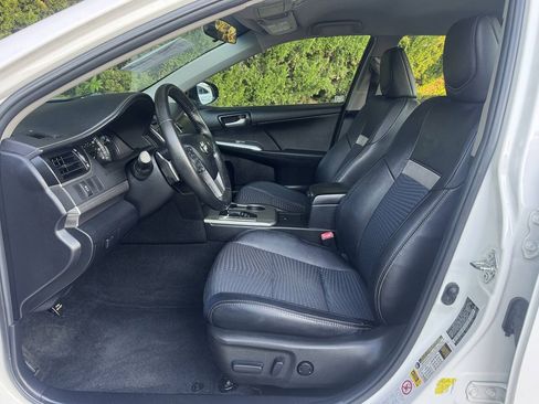 Used 2013 Toyota Camry SE FWD image 10