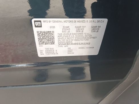 Used 2025 Chevrolet Blazer LT FWD image 3