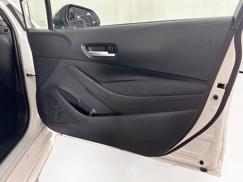 Used 2020 Toyota Corolla LE FWD image 29