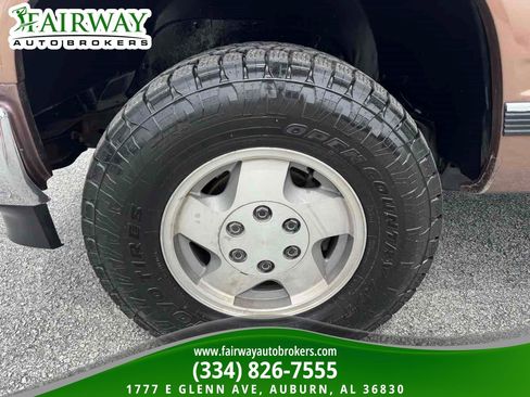Used 1994 Chevrolet Silverado 1500 4x4 Regular Cab image 23
