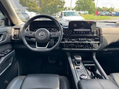 Certified 2024 Nissan Pathfinder SL AWD/4WD image 14