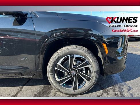 New 2026 Buick Enclave Sport Touring w/ LPO, Floor Liner Package image 19