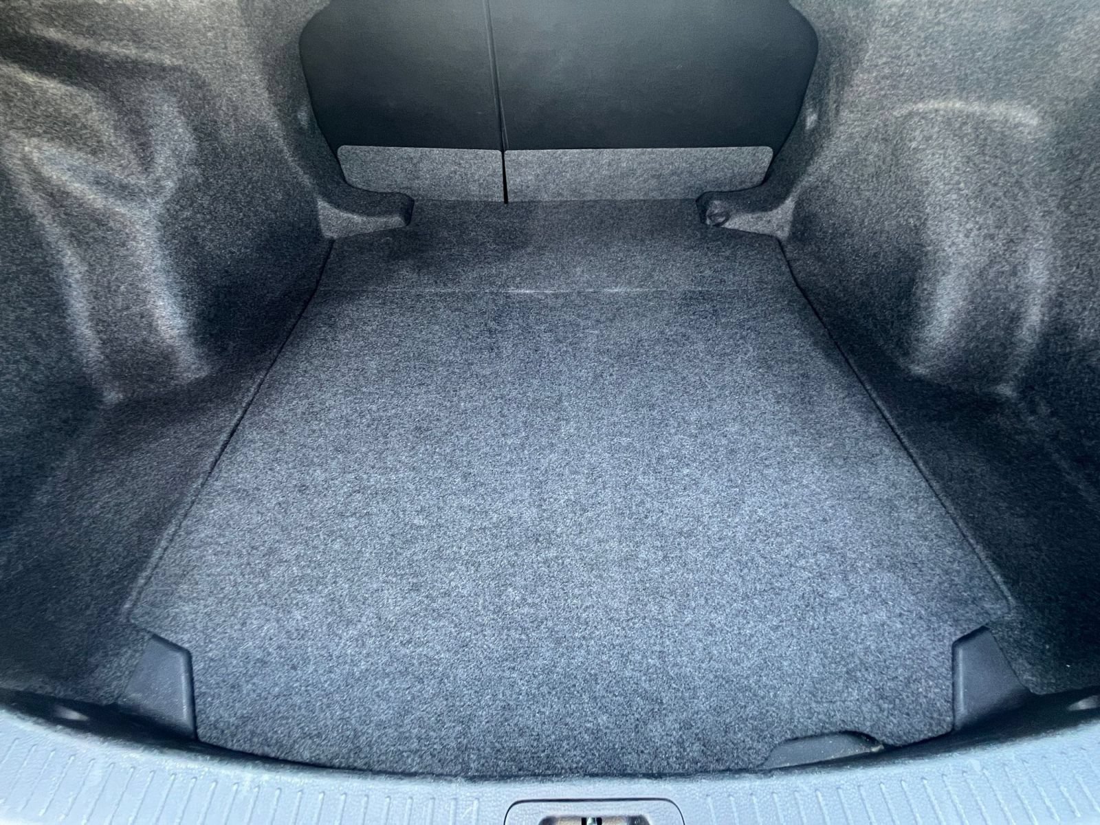 Used 2025 Toyota Corolla LE FWD image 30