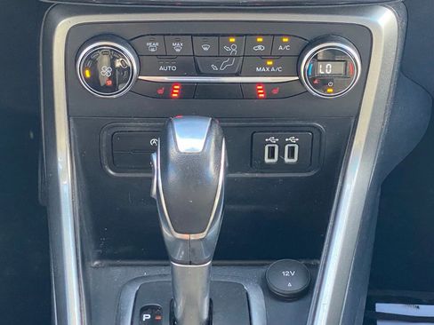 Used 2018 Ford EcoSport SE FWD image 23