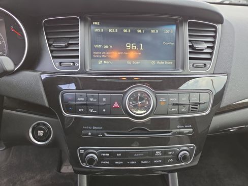 Used 2014 Kia Cadenza Limited image 21