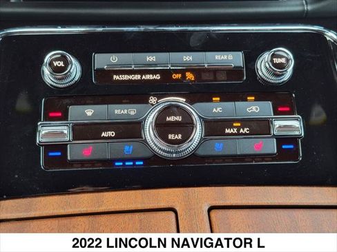 Certified 2022 Lincoln Navigator L Black Label AWD/4WD image 18