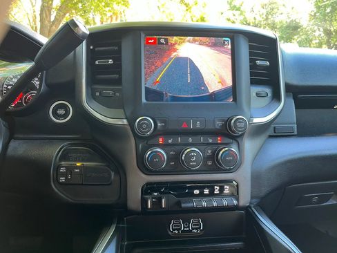 Used 2022 RAM 2500 Big Horn w/ Level C Equiment Group AWD/4WD image 18