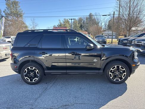 Used 2023 Ford Bronco Sport Outer Banks w/ Tech Package image 11