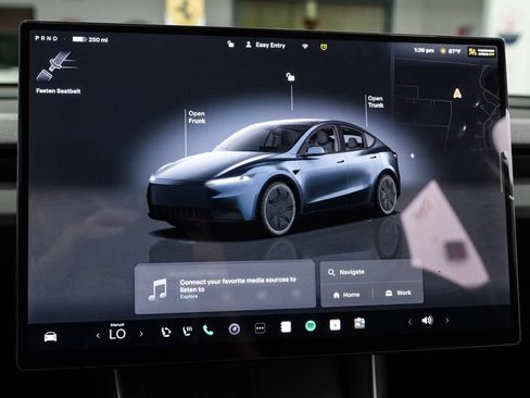 Used 2026 Tesla Model Y 2WD image 26