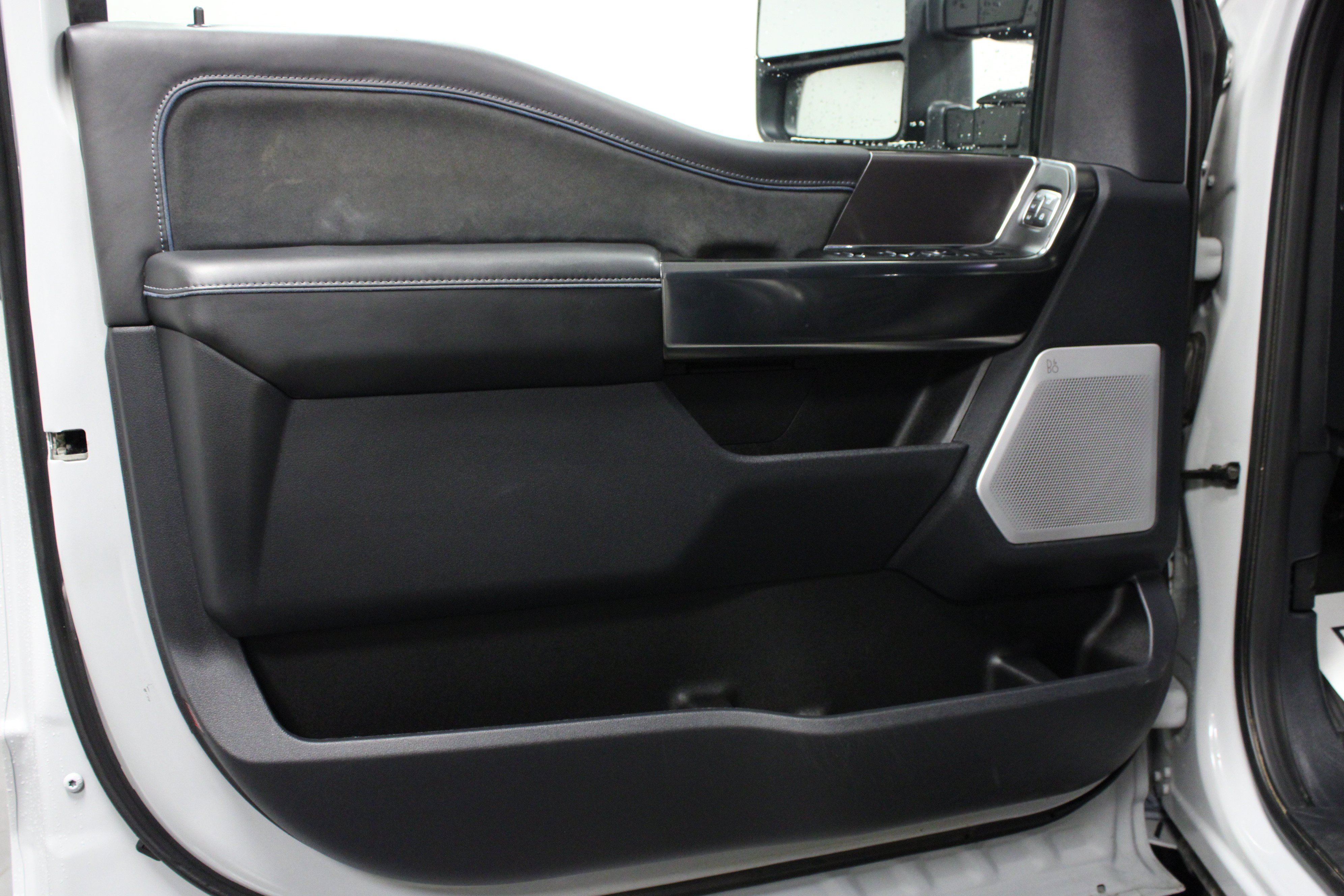 Used 2026 Ford F250 Platinum AWD/4WD image 11