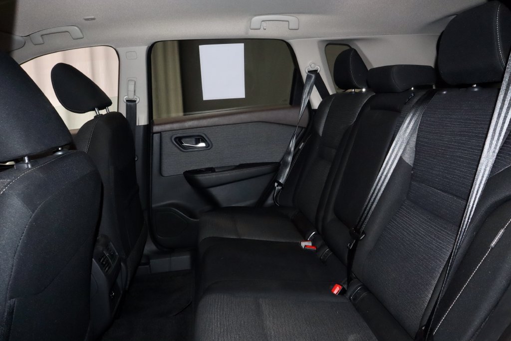 Used 2023 Nissan Rogue SV AWD/4WD image 21