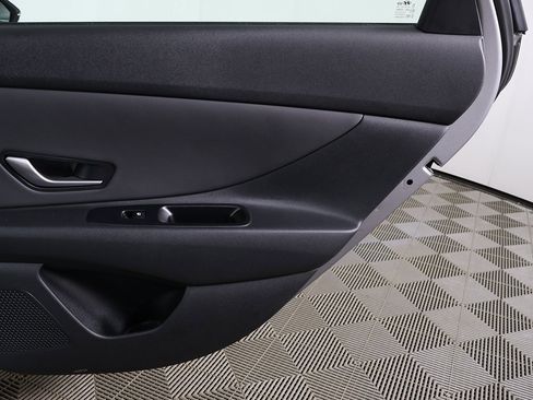 Certified 2025 Hyundai Elantra Limited image 26