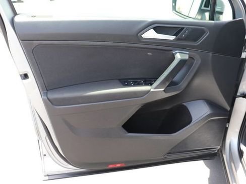Used 2020 Volkswagen Tiguan S FWD image 9