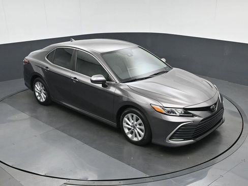Used 2021 Toyota Camry LE FWD image 53