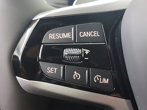 Used 2025 BMW 230i Coupe w/ Convenience Package image 10