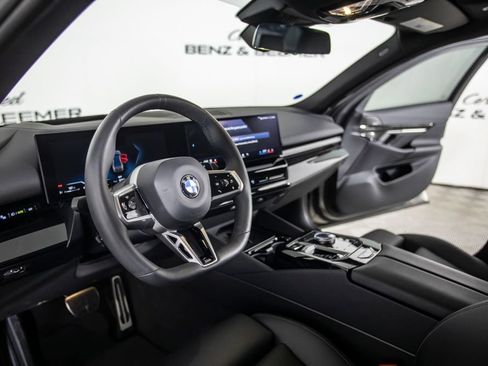 Used 2025 BMW 530i w/ M Sport Package RWD image 20