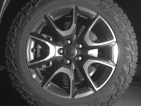 Used 2025 Jeep Compass Trailhawk image 12