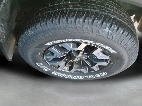 Certified 2023 Toyota Tacoma TRD Off-Road w/ TRD Premium Off Road Package image 31