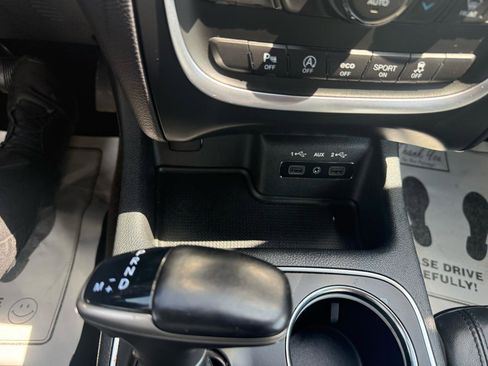 Used 2019 Dodge Durango SXT image 17