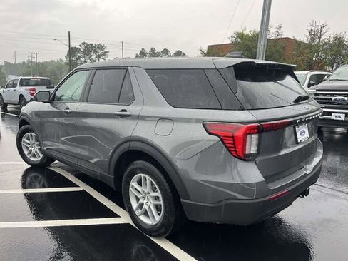 New 2026 Ford Explorer Active RWD image 5