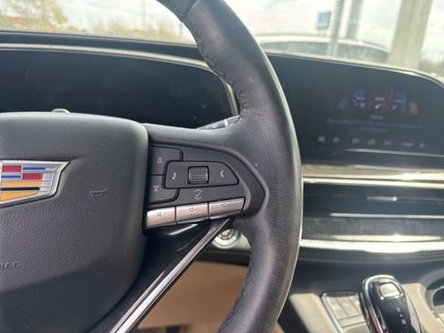 Used 2023 Cadillac Escalade Premium Luxury image 15