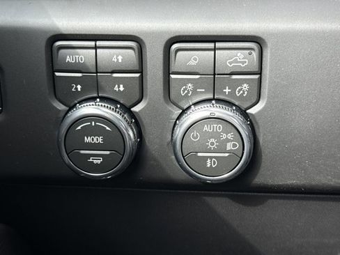 New 2026 GMC Sierra 1500 AT4X w/ LPO, Black Badging Package AWD/4WD image 24