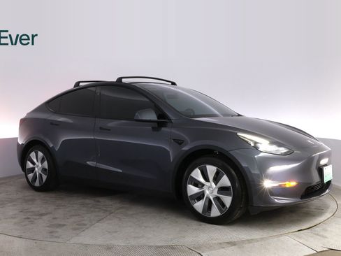 Used 2023 Tesla Model Y Long Range AWD/4WD image 14