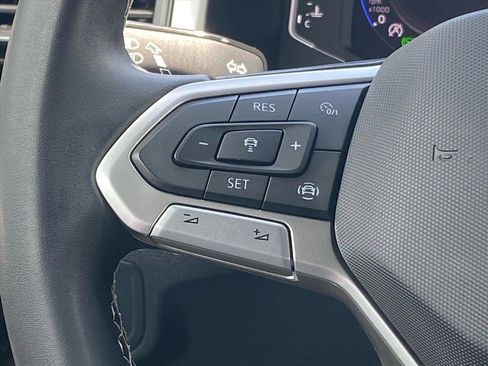 Certified 2023 Volkswagen Atlas Cross Sport SE w/ Panoramic Sunroof Package AWD/4WD image 6