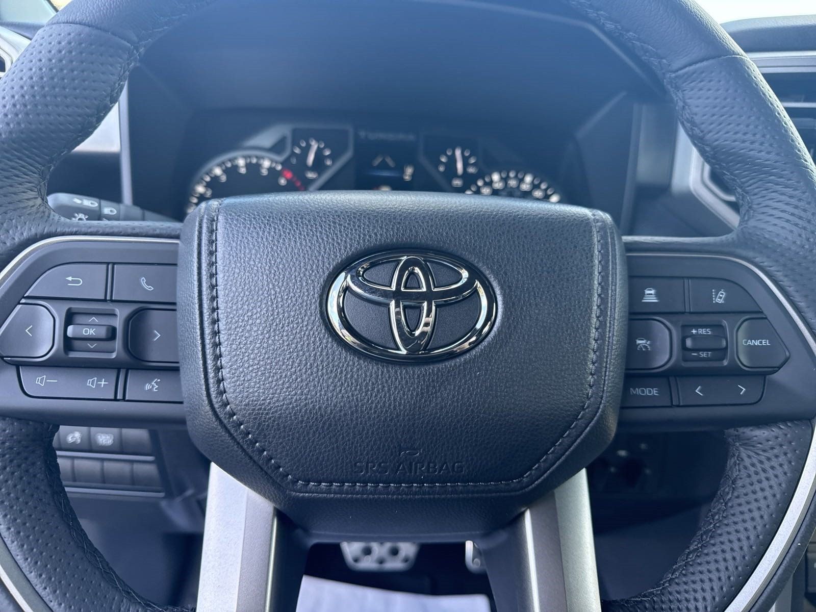 New 2025 Toyota Tundra SR5 w/ TRD Off-Road Package AWD/4WD image 17