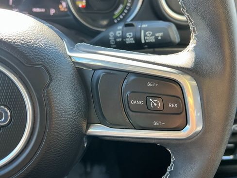 Used 2023 Jeep Wrangler Unlimited Sahara image 25