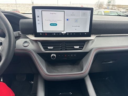 Used 2025 Ford Explorer ST-Line w/ ST-Line Street Pack image 3