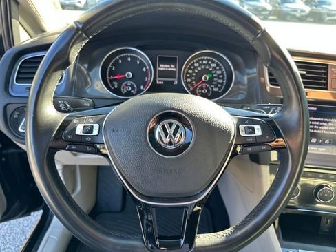 Certified 2019 Volkswagen Golf SE w/ Driver Assistance Package image 17