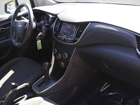 Used 2020 Chevrolet Trax LS w/ Tint and Cruise Package FWD image 27