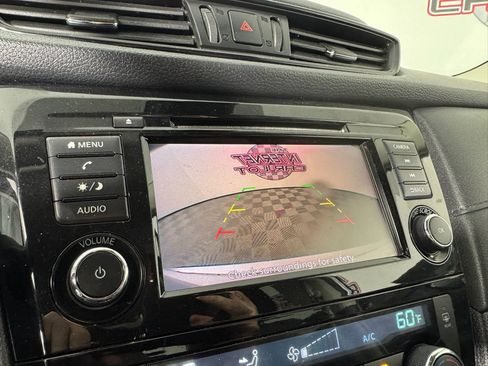 Used 2020 Nissan Rogue SV image 18