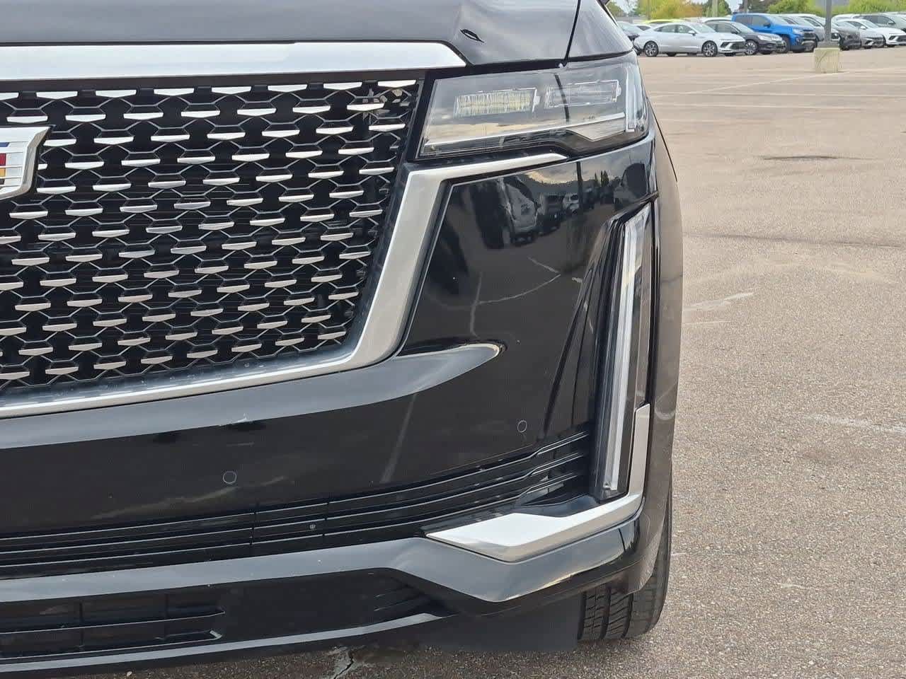 Used 2023 Cadillac Escalade Premium Luxury AWD/4WD image 10