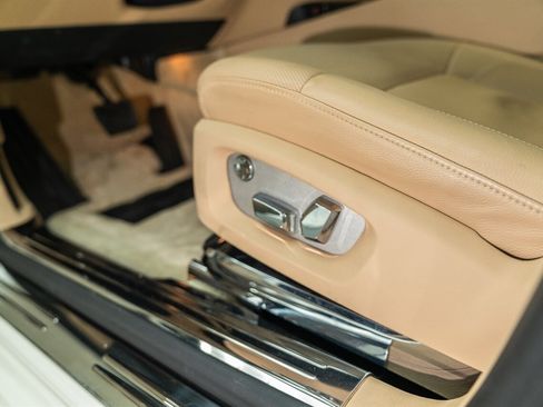 Used 2013 Rolls-Royce Ghost image 33