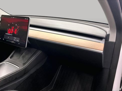 Used 2023 Tesla Model Y Performance AWD/4WD image 18