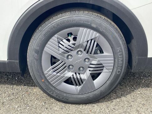 New 2025 Kia K4 LX image 30