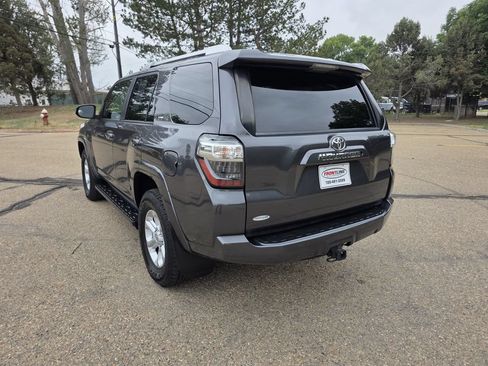 Used 2016 Toyota 4Runner SR5 AWD/4WD image 3