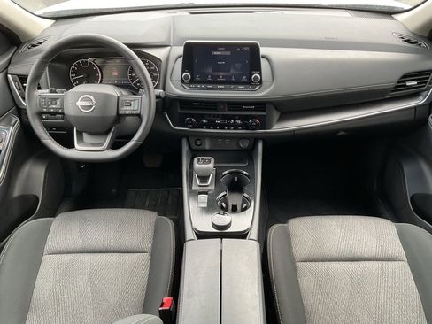 Used 2025 Nissan Rogue SV AWD/4WD image 16