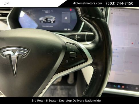 Used 2017 Tesla Model X 90D image 34