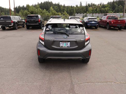Used 2018 Toyota Prius C Two FWD image 6