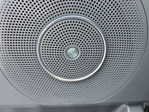 Used 2022 Ford Expedition Limited image 30